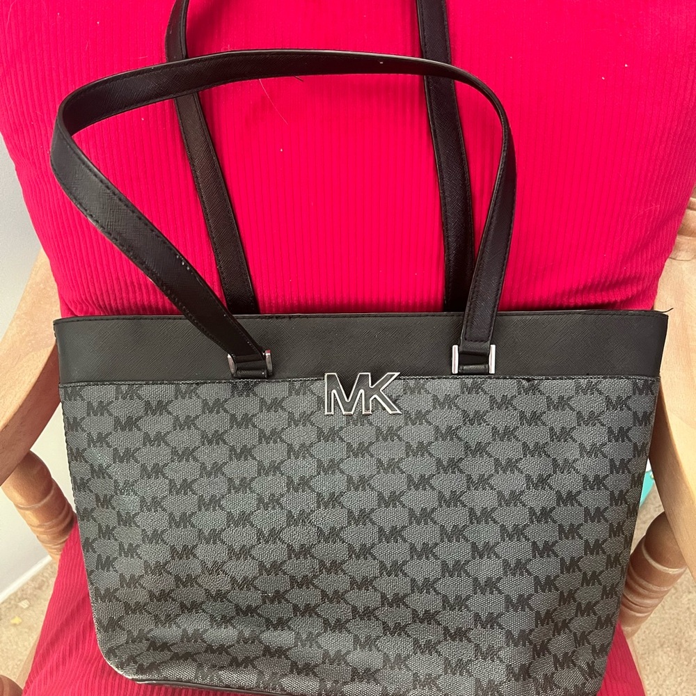 Michael Kors Black and Gray Signature Tote
